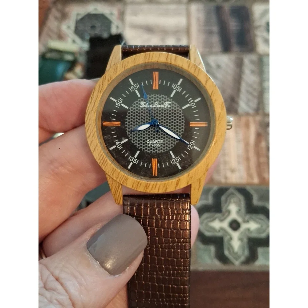 Lot Of 5 Mens Assorted Watches. Pre-worn. New Batteries.
